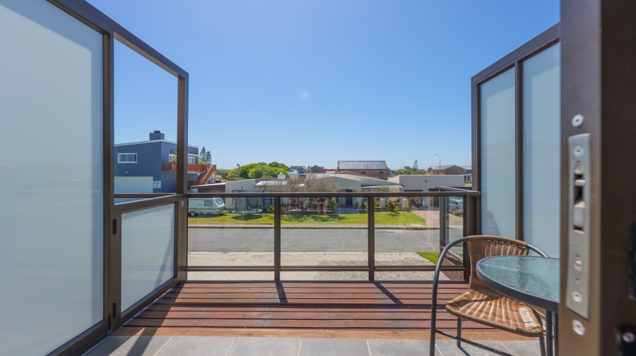 9 Bedroom Property for Sale in Struisbaai Western Cape